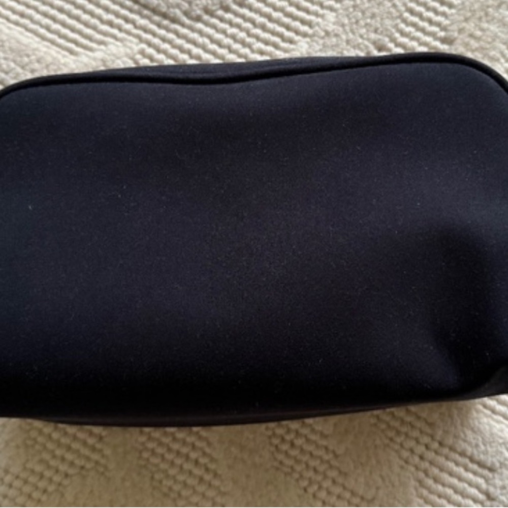 NWOT 🤩CHANEL - LUXURY ALLURE HOMME BLACK UNISEX TWO COMPARTMENT TOILETRIES BAG - Picture 2 of 7